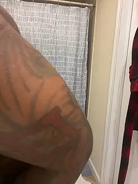 Snapshot of StandOnthatboy chatting on October 18, 1:07 am StandOnthatboy online show from October 18, 1:07 am