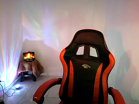 Snapshot of pretty_mystery chatting on October 25, 9:41 am pretty mystery online show from October 25, 9:41 am