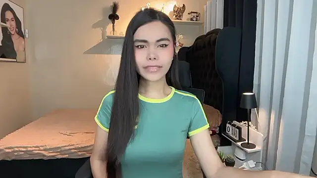 Snapshot of Princess_Material chatting on June 20, 7:13 am Princess Material online show from June 20, 7:13 am