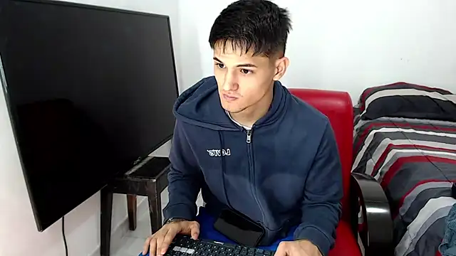 Alex mojica online show from December 20, 6:05 am