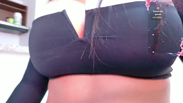 Michelle Ferrerr online show from July 22, 10:06 am