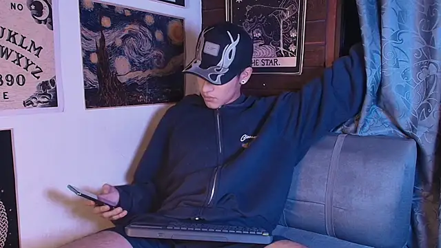 Snapshot of _realwav chatting on September 24, 3:13 am realwav online show from September 24, 3:13 am