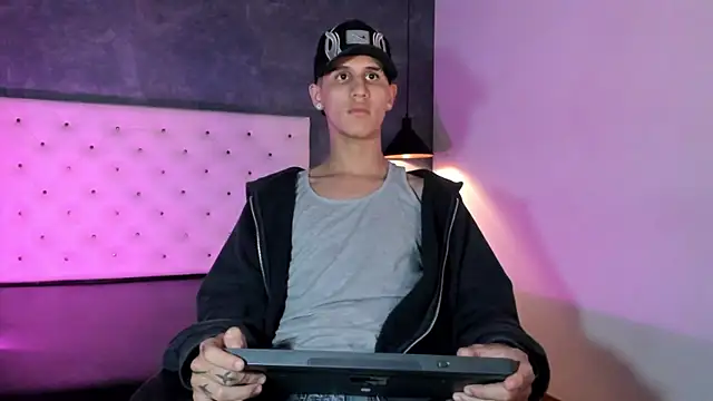 Snapshot of _realwav chatting on October 17, 7:11 am realwav online show from October 17, 7:11 am