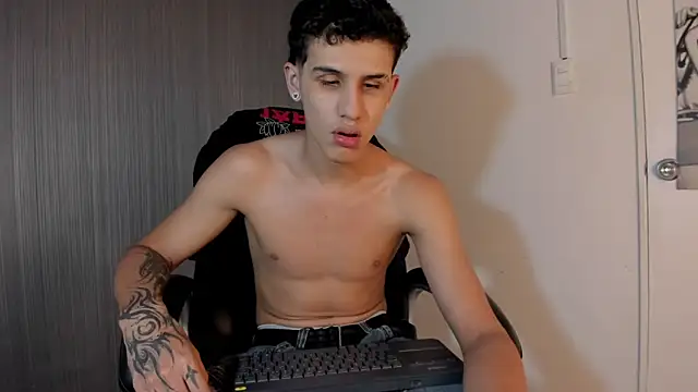 Snapshot of _realwav chatting on October 18, 5:48 pm realwav online show from October 18, 5:48 pm