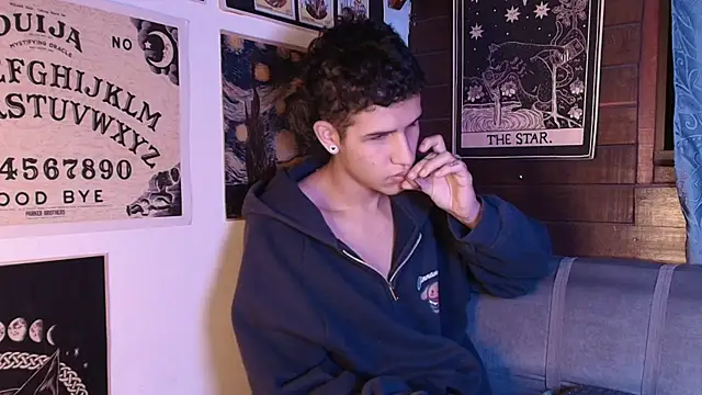 Snapshot of _realwav chatting on September 13, 9:42 am realwav online show from September 13, 9:42 am