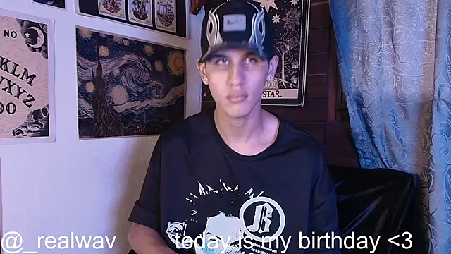 Snapshot of _realwav chatting on October 26, 10:21 pm realwav online show from October 26, 10:21 pm