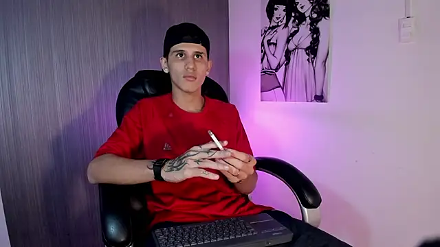 Snapshot of _realwav chatting on October 30, 7:39 am realwav online show from October 30, 7:39 am