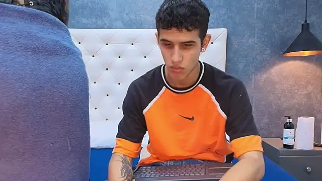 Snapshot of _realwav chatting on September 26, 6:31 am realwav online show from September 26, 6:31 am