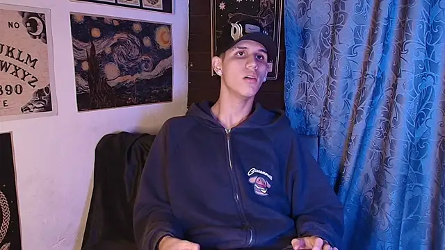 Snapshot of _realwav chatting on October 24, 4:44 am realwav online show from October 24, 4:44 am