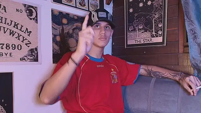 Snapshot of _realwav chatting on September 9, 4:00 am realwav online show from September 9, 4:00 am