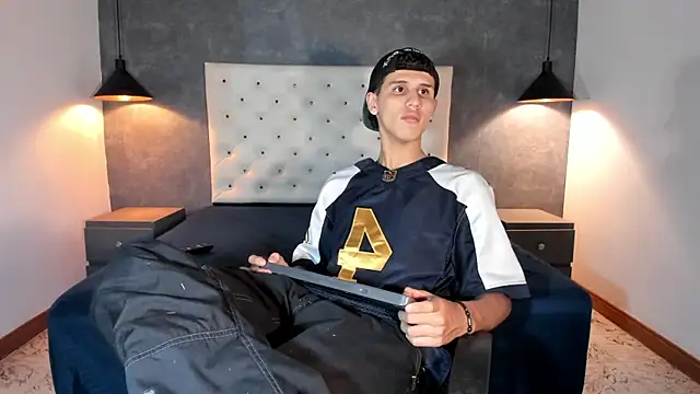  realwav online show from December 18, 6:29 am