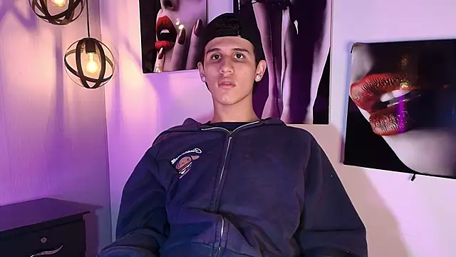 Snapshot of _realwav chatting on October 14, 8:59 am realwav online show from October 14, 8:59 am