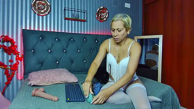 geminis milf online show from October 3, 6:42 pm