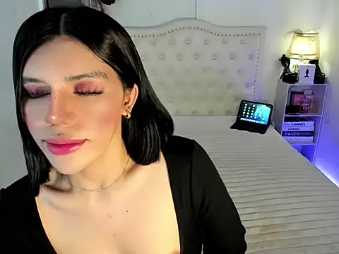 Snapshot of naughtyandreaxx chatting on July 4, 9:08 pm naughtyandreaxx online show from July 4, 9:08 pm