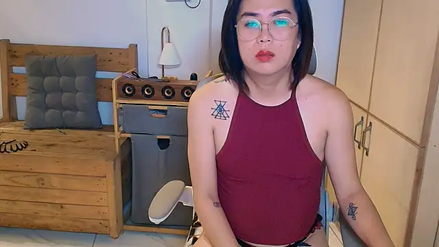 Snapshot of moriliciousxxx chatting on September 15, 12:55 am moriliciousxxx online show from September 15, 12:55 am