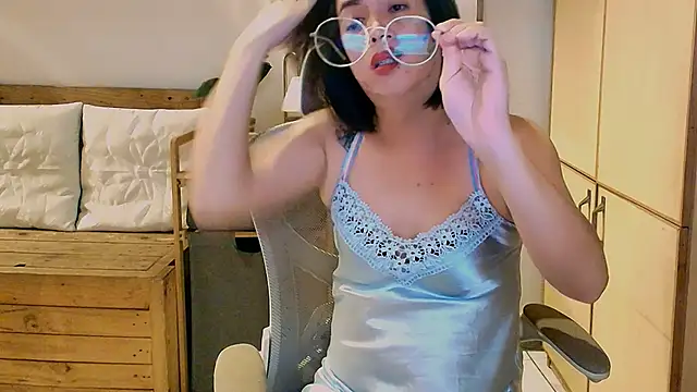 moriliciousxxx online show from February 17, 10:29 pm