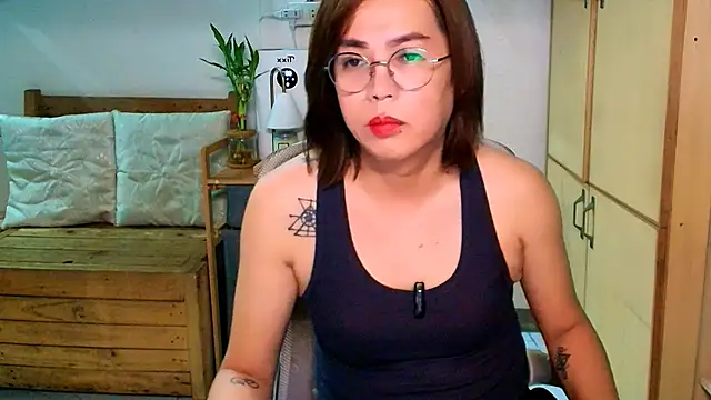 Snapshot of moriliciousxxx chatting on July 16, 10:07 pm moriliciousxxx online show from July 16, 10:07 pm