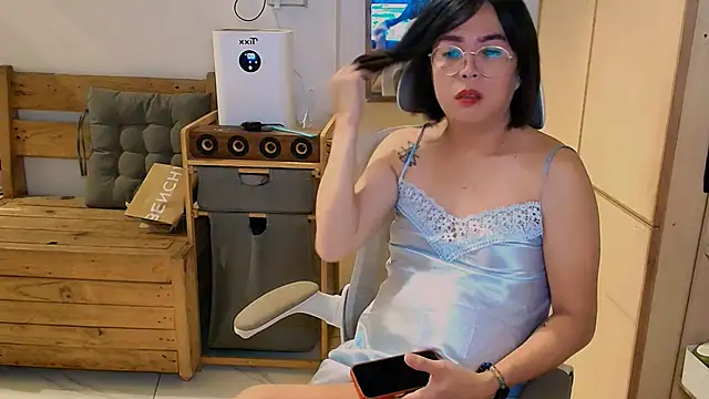 Snapshot of moriliciousxxx chatting on October 8, 5:20 am moriliciousxxx online show from October 8, 5:20 am