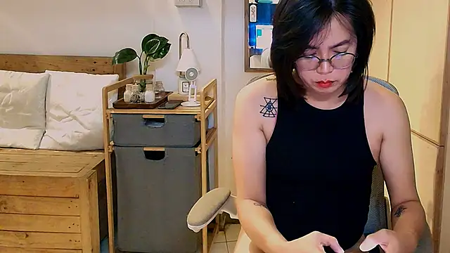 moriliciousxxx online show from February 24, 11:49 pm