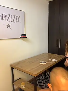 andyzuzka online show from February 25, 3:34 pm