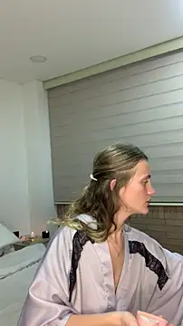 Snapshot of andyzuzka chatting on October 29, 11:14 pm andyzuzka online show from October 29, 11:14 pm