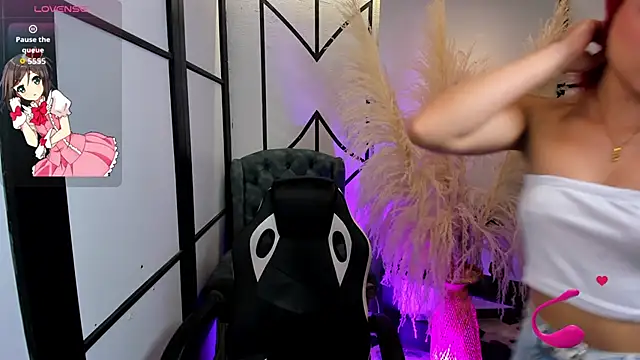 NahomiRichards  online show from February 26, 4:34 am