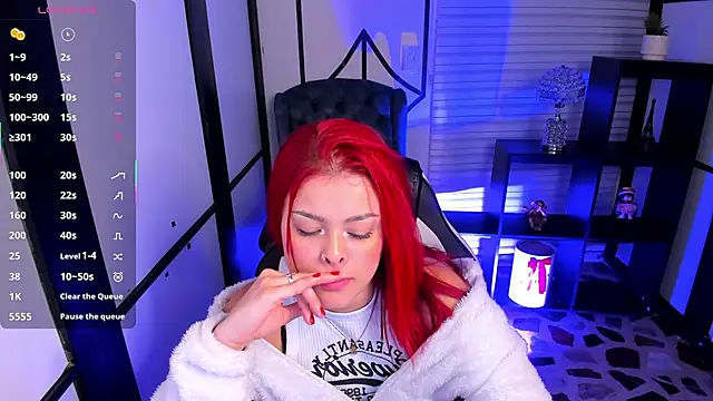 NahomiRichards  online show from November 28, 8:58 am