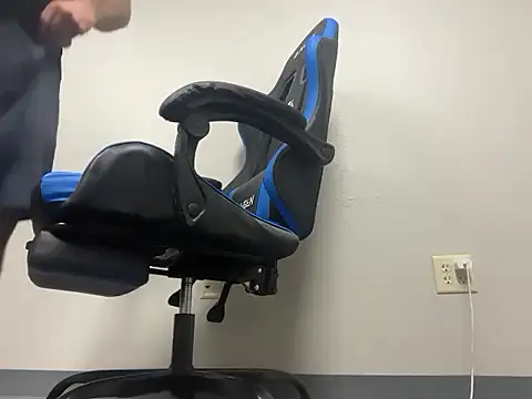 bearcub300 online show from September 22, 7:20 pm