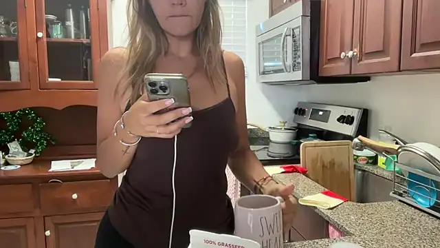 prettyykitty22 online show from May 7, 1:03 pm