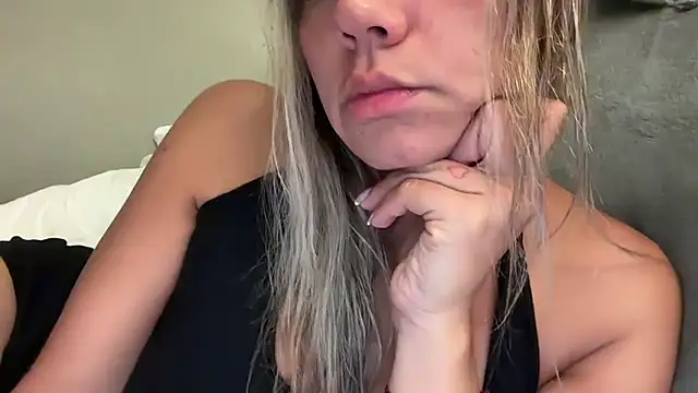 prettyykitty22 online show from November 23, 4:44 am