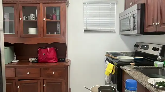 prettyykitty22 online show from November 15, 5:28 pm