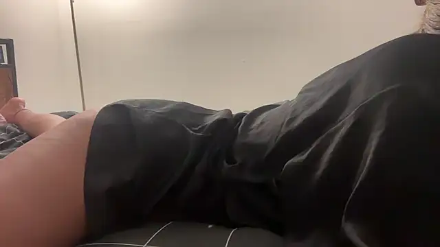 prettyykitty22 online show from October 28, 4:02 am