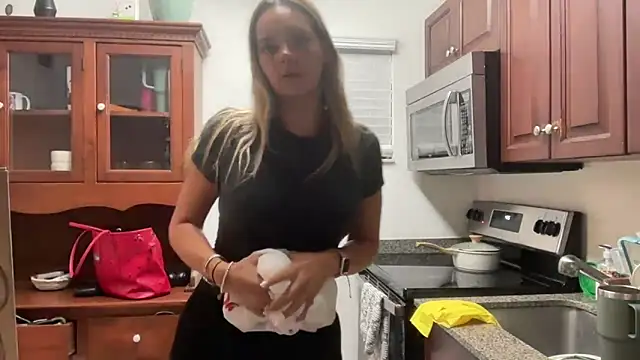 prettyykitty22 online show from November 15, 2:37 am