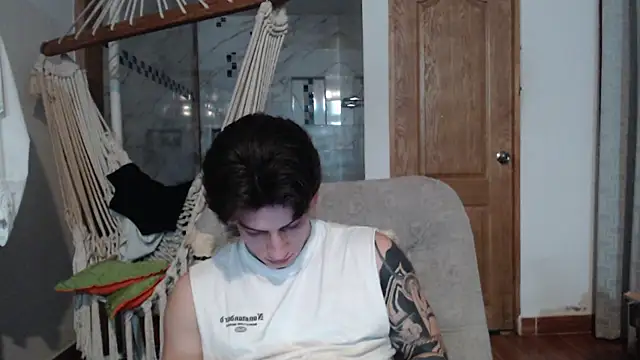 Snapshot of AteneoJr chatting on November 20, 5:19 am AteneoJr online show from November 20, 5:19 am