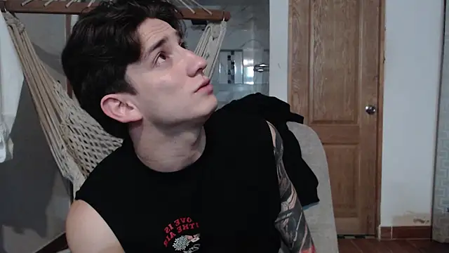 Snapshot of AteneoJr chatting on December 18, 5:12 am AteneoJr online show from December 18, 5:12 am