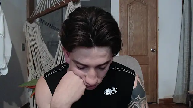 Snapshot of AteneoJr chatting on November 16, 4:39 am AteneoJr online show from November 16, 4:39 am