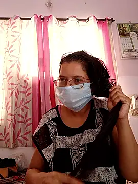 Snapshot of thanusi_2 chatting on June 16, 4:45 am thanusi 2 online show from June 16, 4:45 am