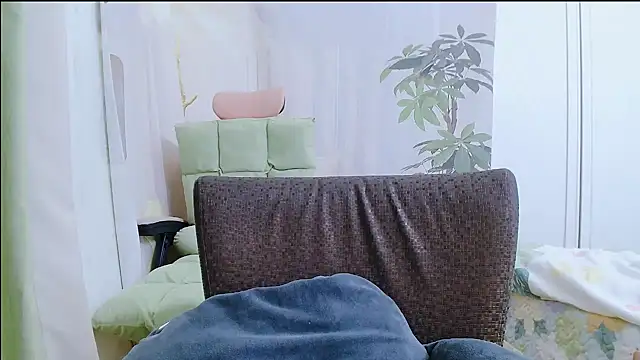 Winnie-01 online show from May 15, 2:59 pm