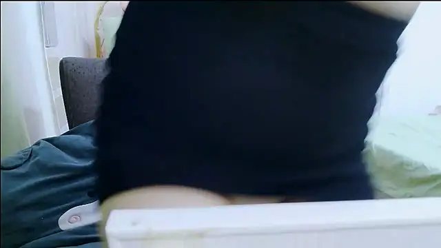 Winnie-01 online show from May 19, 12:59 am