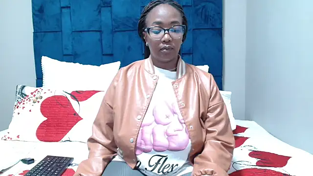 Snapshot of BigBootySimbax chatting on May 25, 5:33 pm BigBootySimbax online show from May 25, 5:33 pm