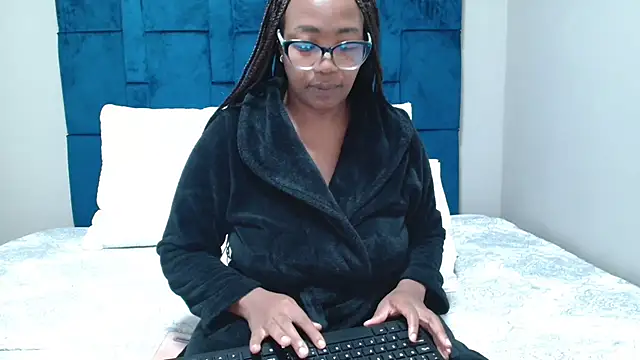 Snapshot of BigBootySimbax chatting on May 12, 1:13 am BigBootySimbax online show from May 12, 1:13 am