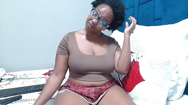 Snapshot of BigBootySimbax chatting on May 31, 6:31 pm BigBootySimbax online show from May 31, 6:31 pm