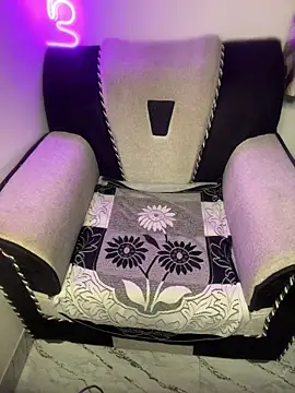 Delisha143 online show from April 22, 5:14 am