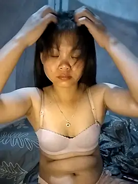 LinhNa999 online show from April 13, 1:37 pm