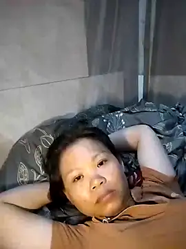 LinhNa999 online show from April 4, 1:45 am