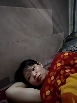 LinhNa999 online show from February 5, 12:45 pm