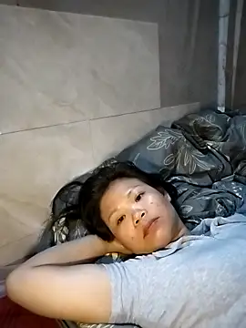 LinhNa999 online show from April 3, 5:03 am