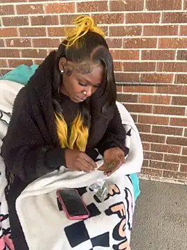 Snapshot of sprinklingfairy chatting on December 1, 4:52 pm sprinklingfairy online show from December 1, 4:52 pm