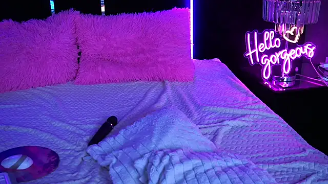 MysticGrace online show from November 29, 9:15 pm