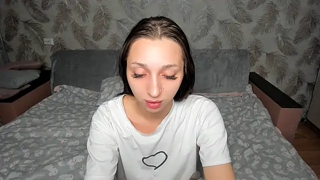 sheillawood online show from December 3, 12:12 am